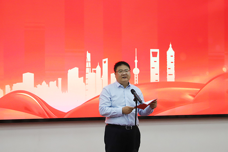 1791427366207808.jpg 图片2:郑州中学党委委员、副校长田玉宝致辞.JPG