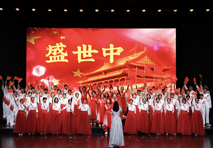 1791440976738025.jpg 图片6:高一4班《我和我的祖国》.jpg